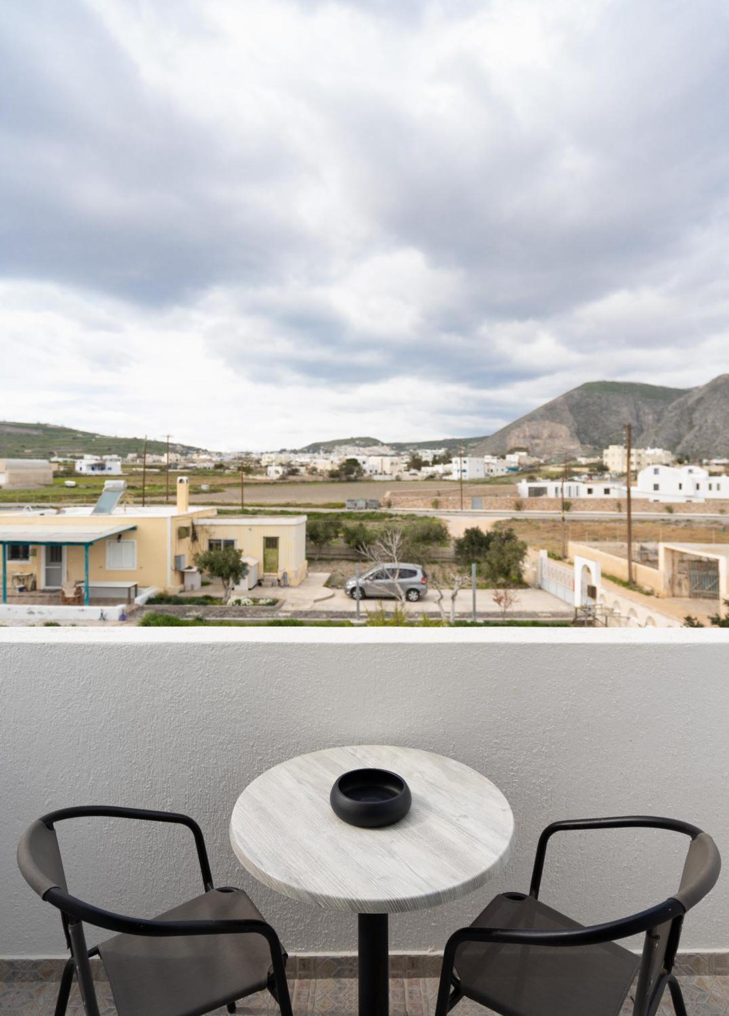 White Lily Suites & Lofts - Adults Only 16 Plus Perivolos  Exterior photo