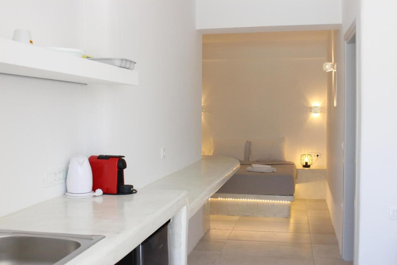 White Lily Suites & Lofts - Adults Only 16 Plus Perivolos  Exterior photo