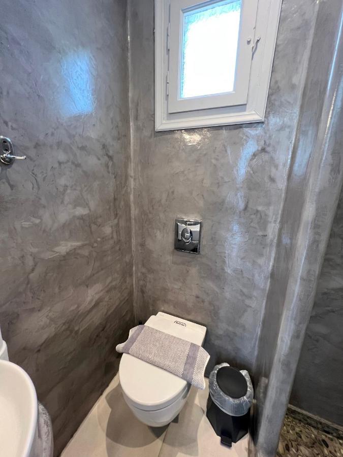 White Lily Suites & Lofts - Adults Only 16 Plus Perivolos  Exterior photo